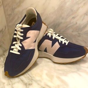 New Balance 327 women’s sneakers